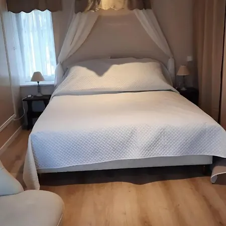 Holiday home Maison Charmante A Saint-Martin-des-Entrees